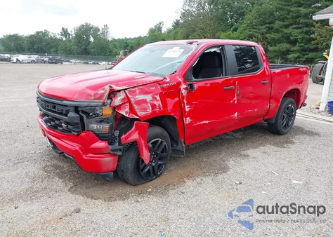 2024 Chevrolet Silverado 1500 4Wd Short Bed Custom z USA, uszkodzony, nr VIN 3GCPDBEK1RG356751